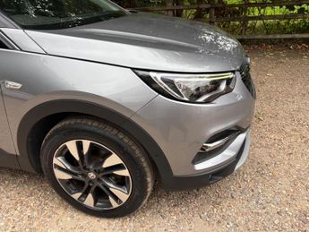 Vauxhall Grandland X 1.2 Turbo Sport Nav Auto Euro 6 (s/s) 5dr