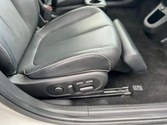 Hyundai IONIQ 5 73kWh Ultimate Tech Pack Hatchback 5dr Electric Auto (217 ps)