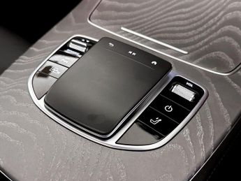 Mercedes-Benz E Class 2.0 E300de 13.5kWh AMG Line Night Edition (Premium Plus) G-Troni