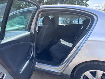 Volkswagen Passat 2.0 TDI SE Euro 4 4dr