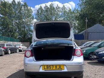 Volkswagen Passat 2.0 TDI SE Euro 4 4dr