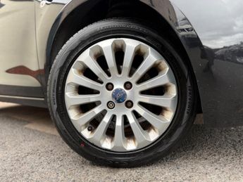 Ford Ka 1.2 Zetec Euro 5 (s/s) 3dr