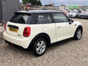 MINI Hatch 1.5 Cooper D Auto Euro 6 (s/s) 3dr
