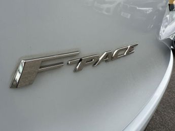 Jaguar F-PACE 2.0 D240 Portfolio Auto AWD Euro 6 (s/s) 5dr