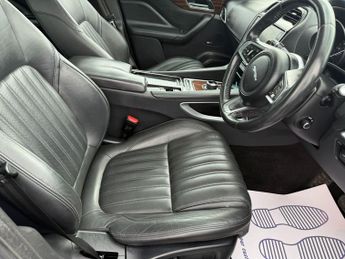 Jaguar F-PACE 2.0 D240 Portfolio Auto AWD Euro 6 (s/s) 5dr