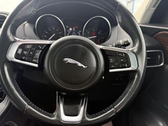 Jaguar F-PACE 2.0 D240 Portfolio Auto AWD Euro 6 (s/s) 5dr