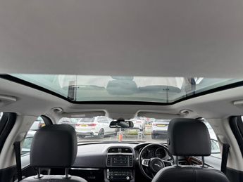 Jaguar F-PACE 2.0 D240 Portfolio Auto AWD Euro 6 (s/s) 5dr