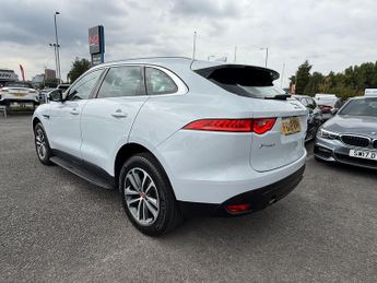 Jaguar F-PACE 2.0 D240 Portfolio Auto AWD Euro 6 (s/s) 5dr