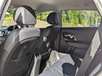 Kia Niro 1.6h GDi 3 DCT Euro 6 (s/s) 5dr ( 16in Alloy)