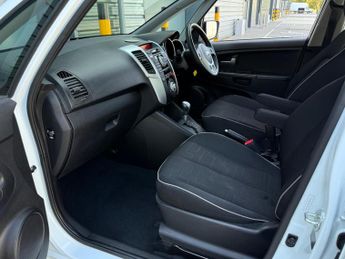 Kia Venga 1.6 2 Auto Euro 5 5dr