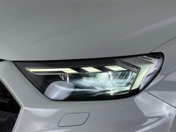 Audi A1 2.0 TFSI 40 S line Competition Sportback S Tronic Euro 6 (s/s) 5
