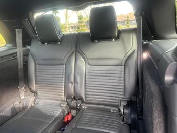 Land Rover Discovery 3.0 SD V6 HSE Luxury Auto 4WD Euro 6 (s/s) 5dr