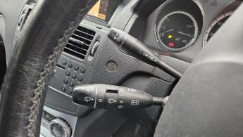 Mercedes-Benz C Class 1.6 C180K BlueEfficiency Sport Auto Euro 4 5dr