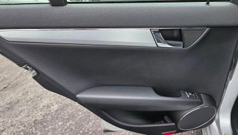 Mercedes-Benz C Class 1.6 C180K BlueEfficiency Sport Auto Euro 4 5dr