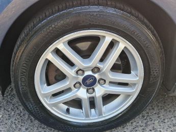 Ford Focus C-Max 2.0 Zetec 5dr