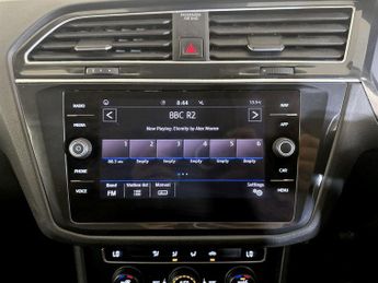 Volkswagen Tiguan 2.0 TDI SE Navigation Euro 6 (s/s) 5dr