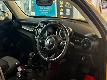 MINI Hatch 1.5 Cooper Auto Euro 6 (s/s) 3dr