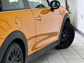 MINI Hatch 1.5 Cooper Auto Euro 6 (s/s) 3dr
