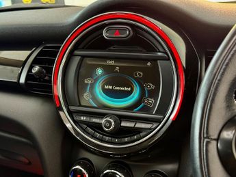 MINI Hatch 1.5 Cooper Auto Euro 6 (s/s) 3dr