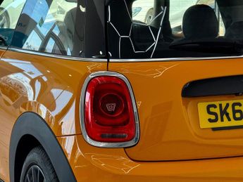 MINI Hatch 1.5 Cooper Auto Euro 6 (s/s) 3dr