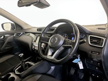 Nissan Qashqai 1.3 DIG-T Acenta Premium Euro 6 (s/s) 5dr