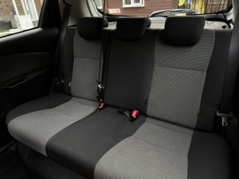Toyota Yaris 1.5 VVT-h Sport E-CVT Euro 6 5dr