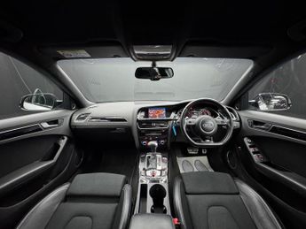 Audi A4 Avant 2.0 TDI Black Edition Multitronic Euro 6 (s/s) 5dr (Nav)