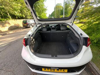 Hyundai IONIQ 1.6 h-GDi Premium SE DCT Euro 6 (s/s) 5dr