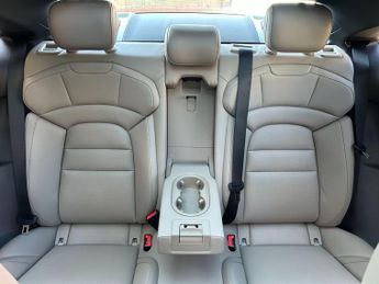 Porsche Taycan Performance 79.2kWh 4S Auto 4WD 4dr (11kW Charger)