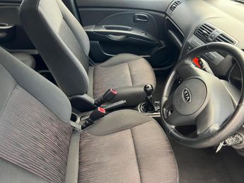 Kia Picanto 1.1 Strike 5dr