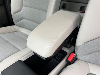 BMW i3 33kWh S Auto Euro 6 (s/s) 5dr (Range Extender)