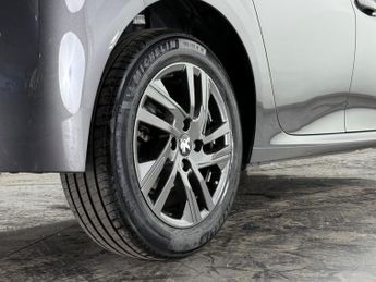 Peugeot 208 1.2 PureTech Allure Premium + EAT Euro 6 (s/s) 5dr
