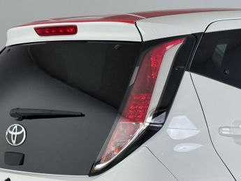 Toyota AYGO 1.0 VVT-i x-press Hatchback 5dr Petrol x-shift Euro 6 (68 ps)