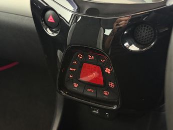 Toyota AYGO 1.0 VVT-i x-press Hatchback 5dr Petrol x-shift Euro 6 (68 ps)