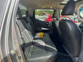 Nissan Navara 2.3 dCi Tekna Auto 4WD Euro 6 4dr