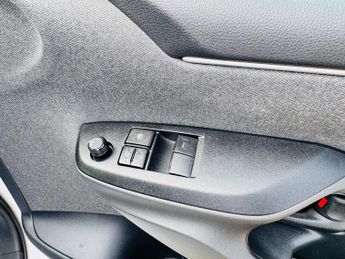 Toyota Yaris 1.5 VVT-h Icon E-CVT Euro 6 (s/s) 5dr