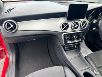 Mercedes-Benz CLA 2.1 CLA220d AMG Line Night Edition (Plus) Coupe 7G-DCT Euro 6 (s