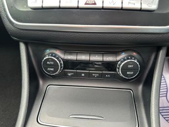 Mercedes-Benz CLA 2.1 CLA220d AMG Line Night Edition (Plus) Coupe 7G-DCT Euro 6 (s