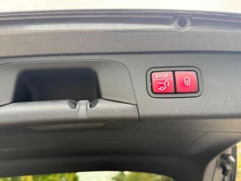 Mercedes-Benz GLC 2.0 GLC300de 13.5kWh AMG Line (Premium Plus) G-Tronic+ 4MATIC Eu