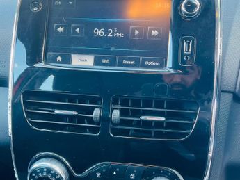 Renault Clio 1.5 dCi Dynamique S MediaNav EDC Euro 5 5dr