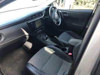 Toyota Auris 1.8 VVT-h Excel Touring Sports CVT Euro 6 (s/s) 5dr (Safety Sens