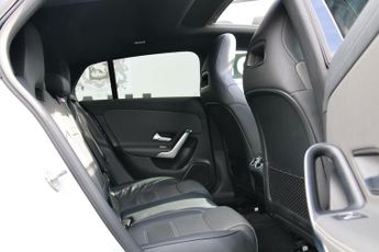 Mercedes-Benz CLA 1.3 CLA250e 15.6kWh AMG Line Night Edition (Premium Plus) Shooti