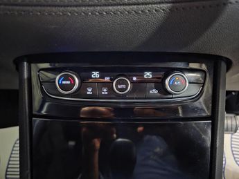 Vauxhall Grandland X 1.2 Turbo Tech Line Nav Auto Euro 6 (s/s) 5dr