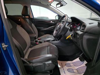 Vauxhall Grandland X 1.2 Turbo Tech Line Nav Auto Euro 6 (s/s) 5dr