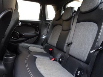 MINI Hatch 1.5 Cooper D Auto Euro 6 (s/s) 5dr