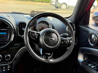 MINI Countryman 1.5 10kWh Cooper SE Exclusive Auto ALL4 Euro 6 (s/s) 5dr