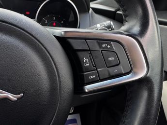 Jaguar F-PACE 2.0 D180 R-Sport Auto AWD Euro 6 (s/s) 5dr