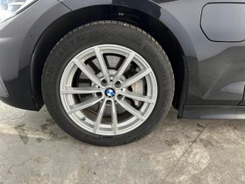 BMW 3 Series 2.0 330e 12kWh SE Pro Auto Euro 6 (s/s) 4dr
