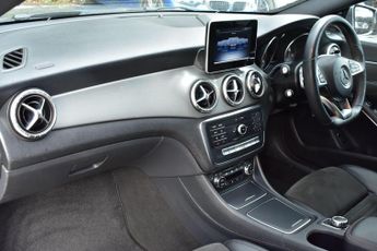 Mercedes-Benz CLA 1.6 CLA180 AMG Line Edition Coupe 7G-DCT Euro 6 (s/s) 4dr