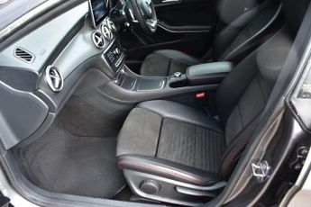 Mercedes-Benz CLA 1.6 CLA180 AMG Line Edition Coupe 7G-DCT Euro 6 (s/s) 4dr